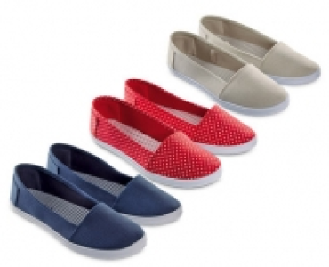 Ladies Canvas Pumps
