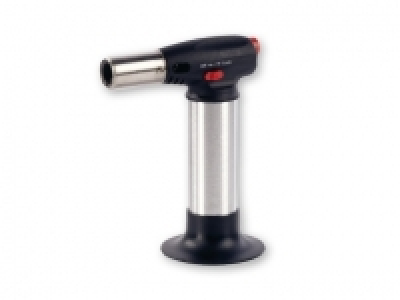 Ernesto&reg; Cooks Blow Torch