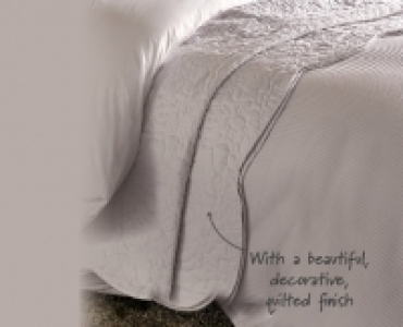 Aldi  Matelass&eacute; Style Throw