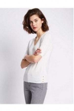 V-Neck Jumper 40.00 €