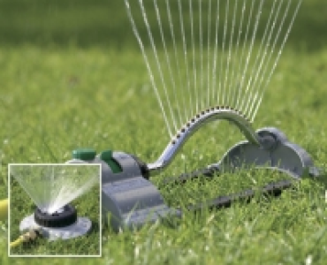 Oscillating/9-in-1 Sprinkler