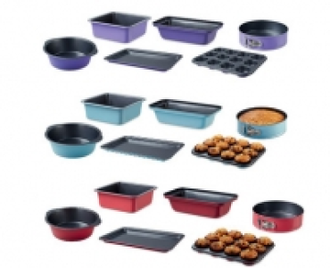 Coloured Cake Pan Assortment 3.99 €