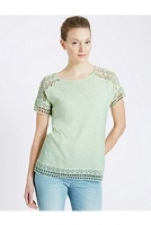 Lace Trim T-Shirt 20.00 €