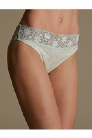 Lace High Leg Knickers 8.00 €