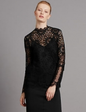 Lace Top 82.00 €