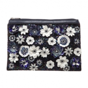 Flower Embellished Clutch 20.00&nbsp;&euro;