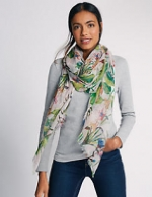 Floral Print Scarf 20.00 €