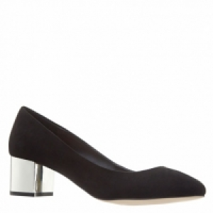 Metal Heel Court Shoe 20.00&nbsp;&euro;