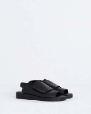 Carolyn Donnelly The Edit Leather Sandals 99.00 €