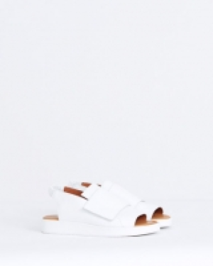 Carolyn Donnelly The Edit Leather Sandals 99.00 €