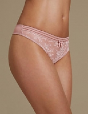 Floral Lace Thong 8.25 €