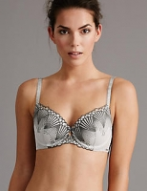 Embroidered Padded Balcony Bra A-E 18.00 €