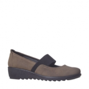 Elastic Bar Low Wedge Shoe