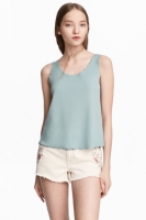 HM   Vest top with scalloped edges