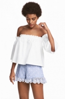 HM   Embroidered frilled shorts