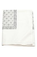 HM   Patterned cotton tablecloth
