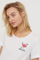HM   Short-sleeved embroidered top