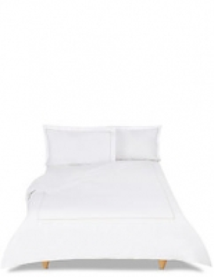 Luxury Satin Embroidered Bedding Set 40.00 €