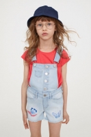 HM   Embroidered dungaree shorts