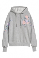HM   Hooded top with embroidery