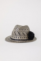 HM   Straw hat with a pompom