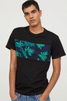 HM   T-shirt with turn-up sleeves