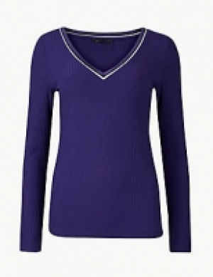 V-Neck Long Sleeve Top 20.00 €