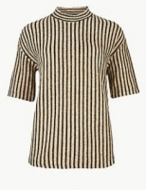 High Neck Short Sleeve T-Shirt 27.00 €