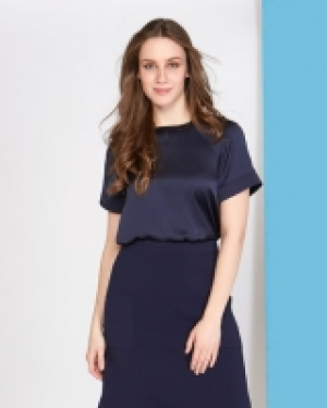 Lennon Courtney at Dunnes Stores Navy Raglan T-Shirt 25.00 €