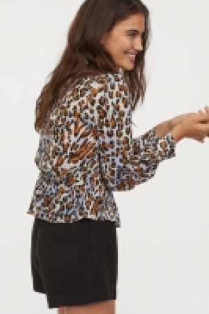 V-neck blouse 15.00 €