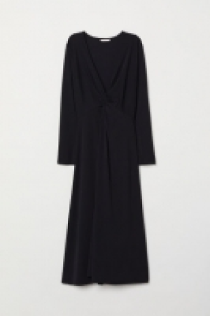  V-neck dress 32.00 €