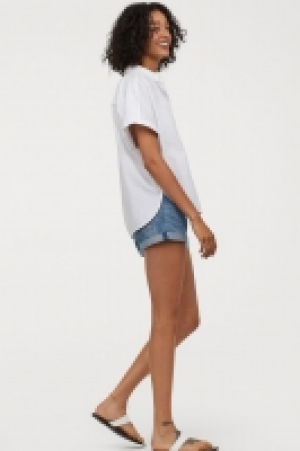  Blouse with dolman sleeves 13.00 €