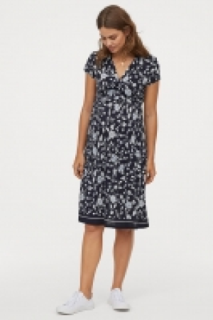  MAMA V-neck dress 13.00 €