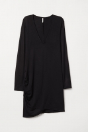  Long-sleeved dress 13.00 €