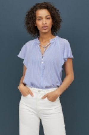  Blouse with butterfly sleeves 10.00 €