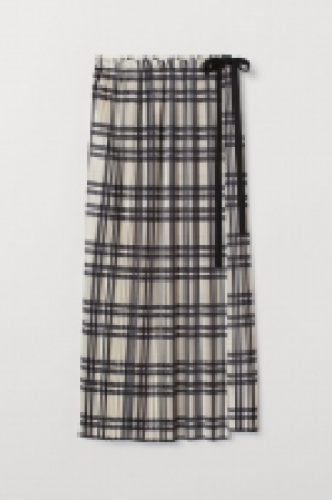  Pleated wrapover skirt 26.00 €