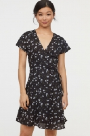  Patterned wrap dress 13.00 €
