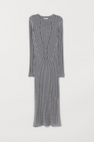  Glittery dress 33.00 €