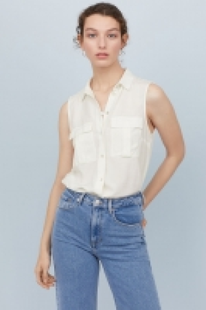  Sleeveless blouse 8.00 €