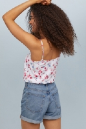  V-neck strappy top with lace 10.00 €