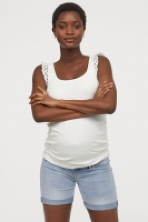 MAMA Denim shorts 16.00 €