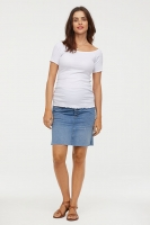  MAMA Denim skirt 17.00 €