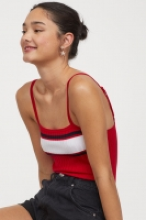  Ribbed strappy top 8.00 €