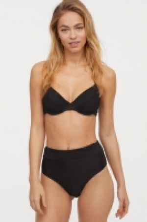  Underwired bikini top 8.00 €