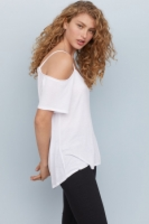  Cold shoulder jersey top 10.00 €