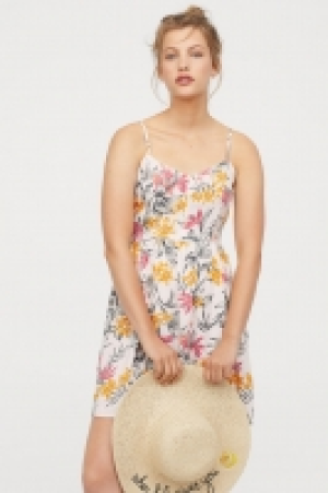  Short dress 9.00 €