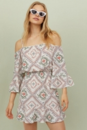  Cold shoulder dress 16.00 €