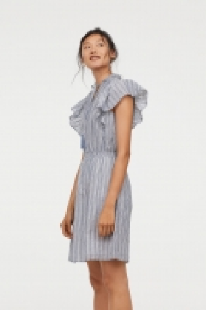 Dress with flounces 13.00 €