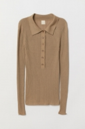  Top with a collar 20.00 €