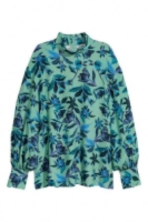  Blouse with a stand-up collar 22.00 €